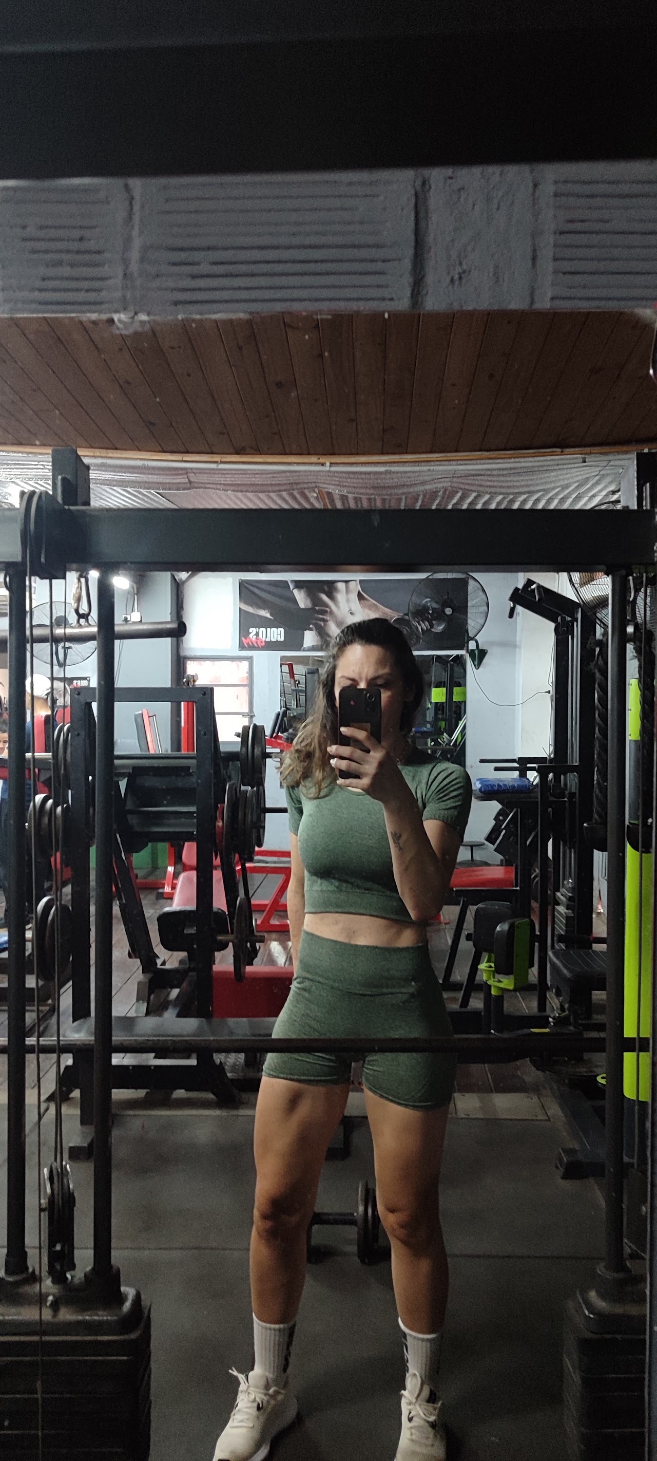 Zona de pesas de Colo's Gym
